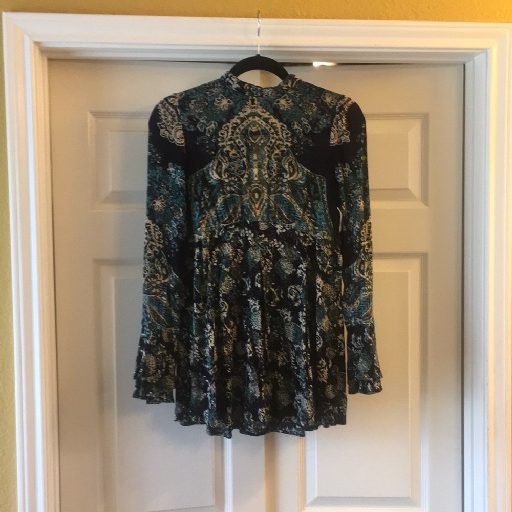 Free People top Navy Paisley tunic S